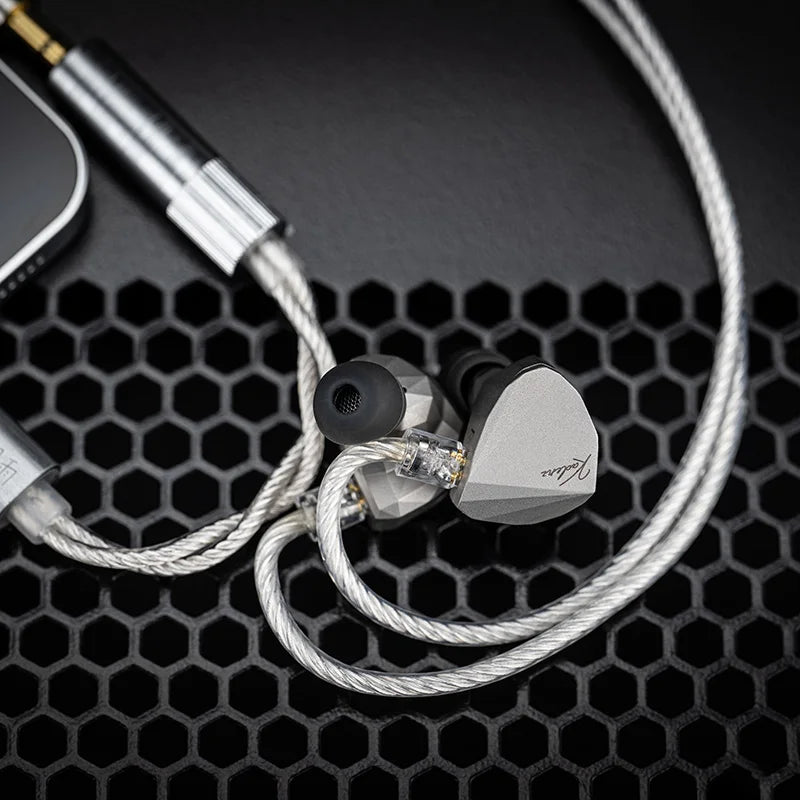 MOONDROP Kadenz Dynamic Driver lEMs In-ear Headphones Wired  Earbuds with Versatile Connectivity and High-Quality Cable